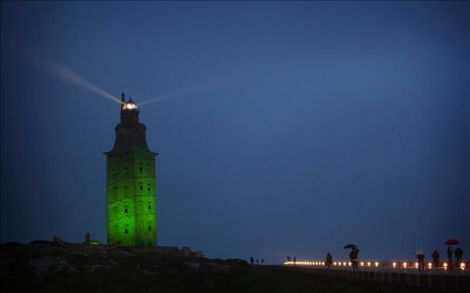 Torre de Hércules verde día san patricio