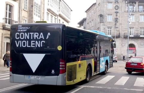 trasera bus Compostela en Negro